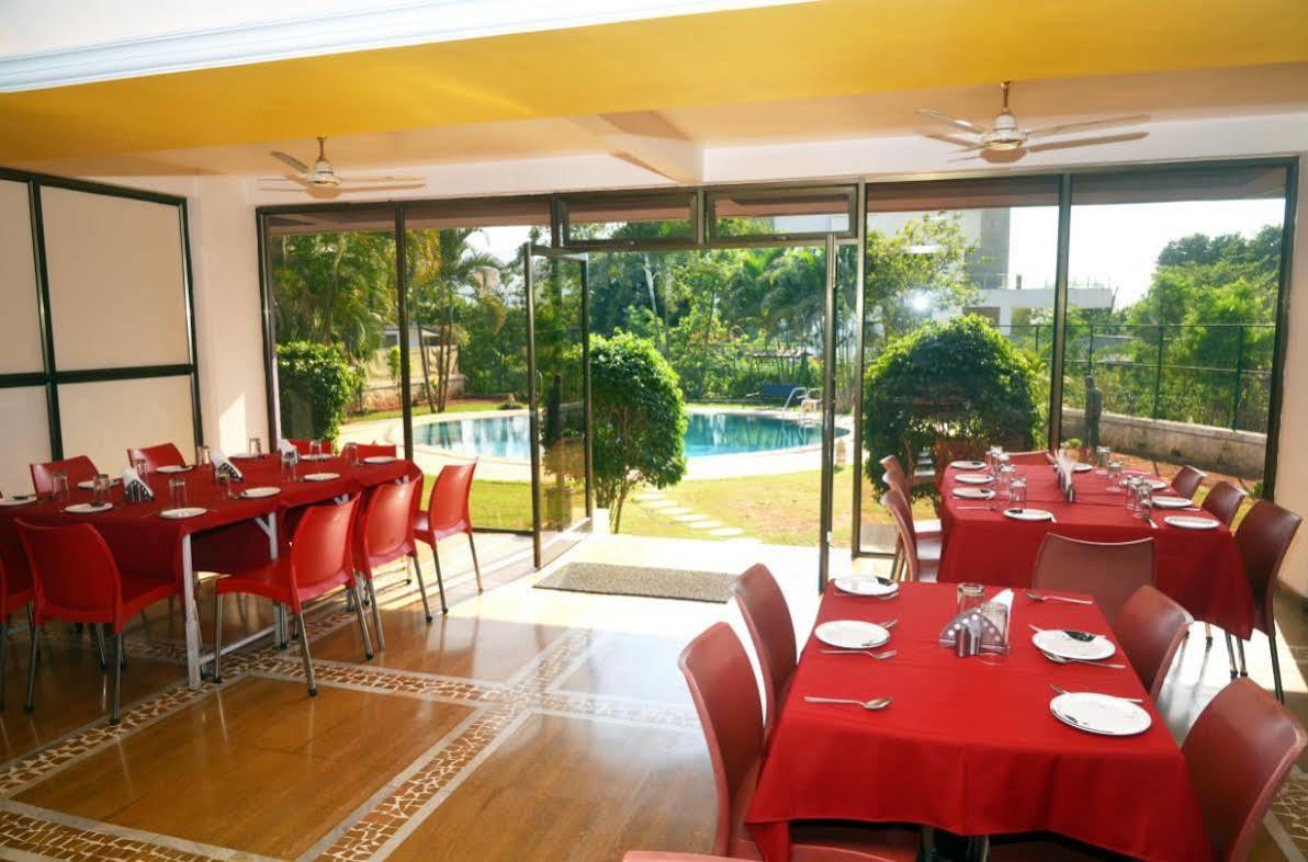 Sapphire Hotell Lonavala Exteriör bild